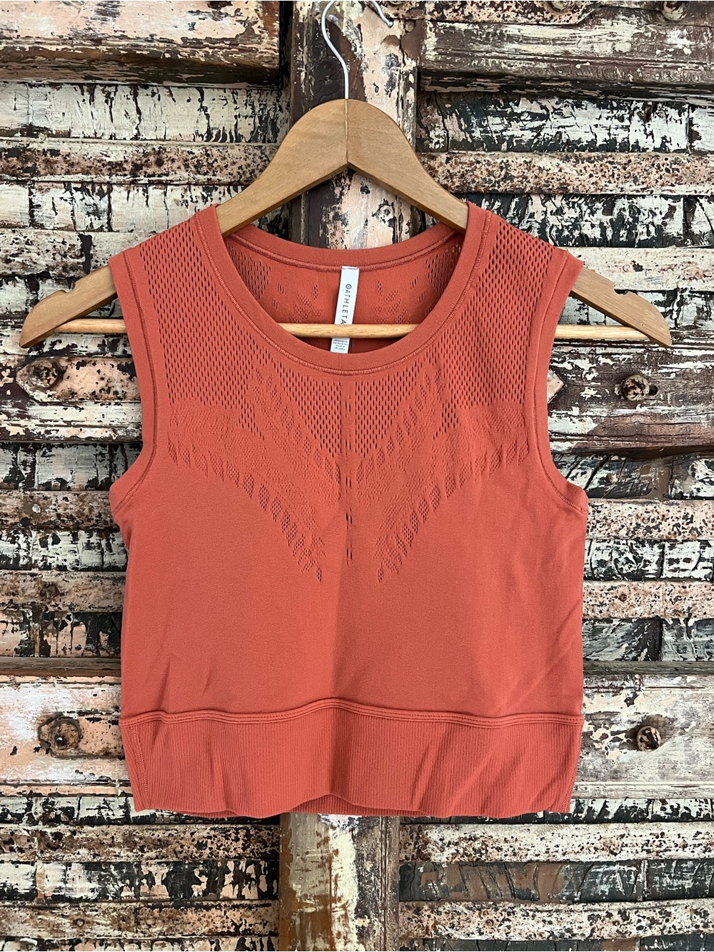 ATHLETA • ujjayi seamless crop tank with laser cutout detail